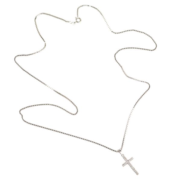 COLLANA CON PENDENTE A FORMA DI CROCE