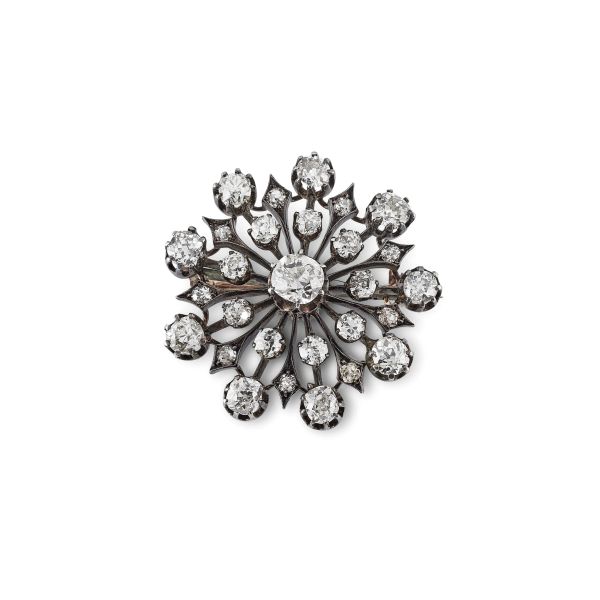 FLORAL DIAMOND BROOCH IN SILVER AND GOLD