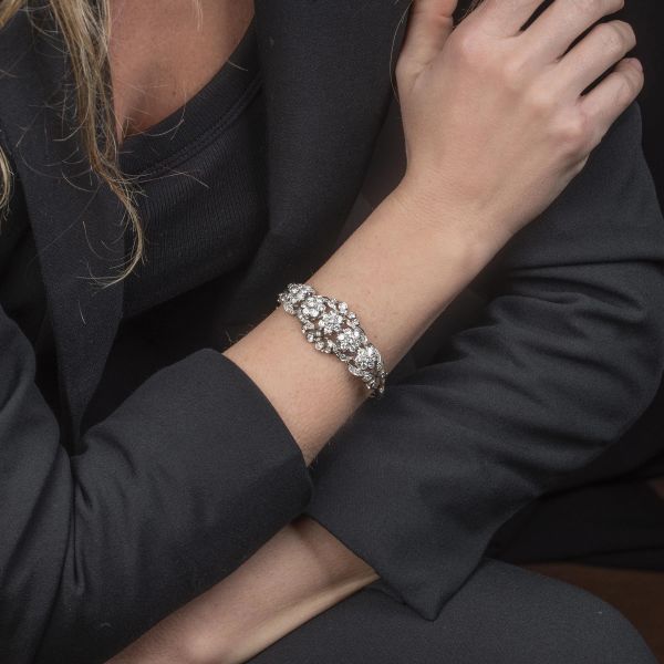 BRACCIALE RIGIDO CON DIAMANTI