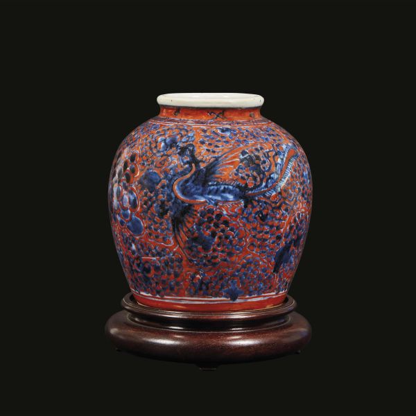 A VASE, CHINA, QING DYNASTY, 19TH CENTURY