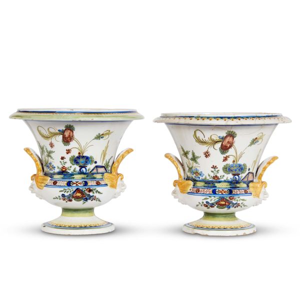 



A PAIR OF LARGE FERNIANI VASES, FAENZA, EARLY 19TH CENTURY