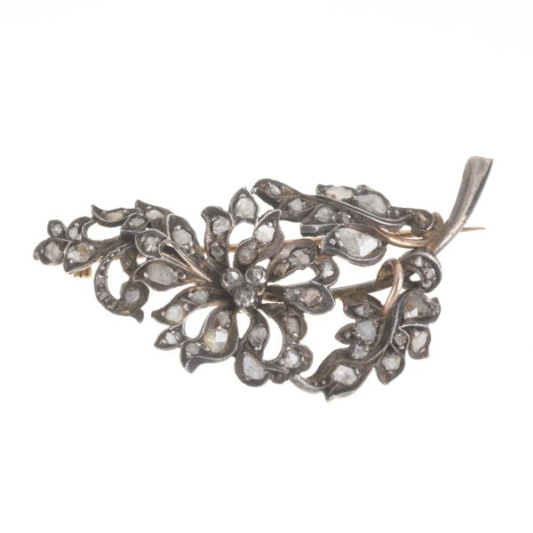 FLOWERING BRANCH-SHAPED BROOCH IN SILVER AND GOLD