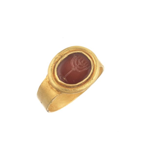 CARNELIAN RING IN 18KT YELLOW GOLD