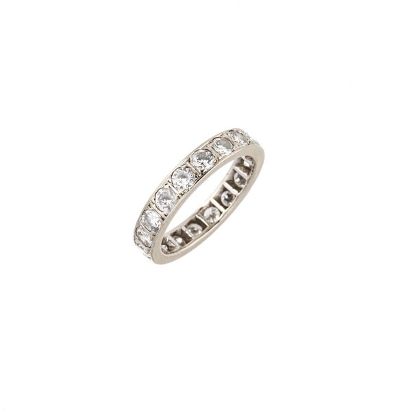 



ANELLO ETERNITY CON DIAMANTI