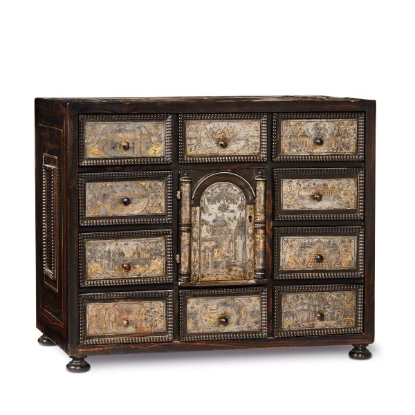 



A LOMBARD TRAVEL CABINET, 17TH CENTURY