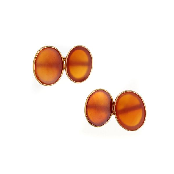



CARNELIAN CUFFLINKS IN 18KT YELLOW GOLD