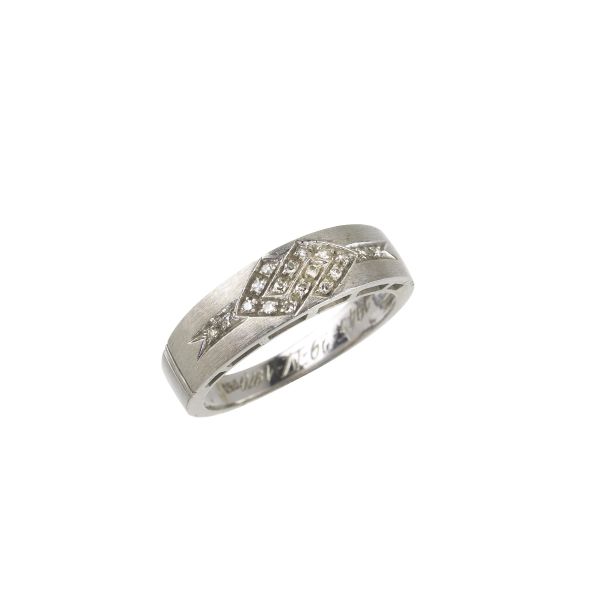 DIAMOND BAND RING IN 18KT WHITE GOLD