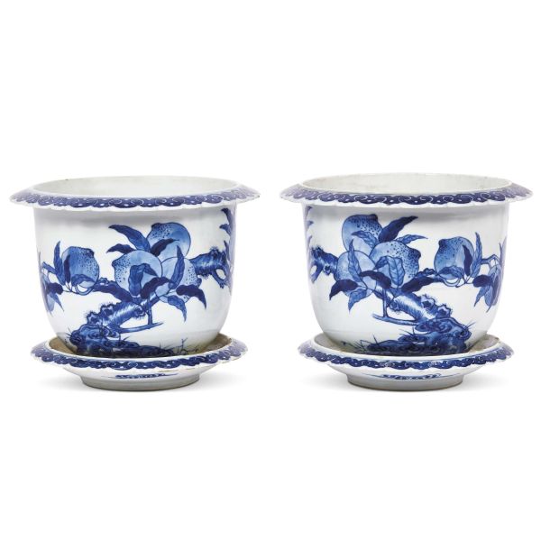 A PAIR OF GARDENERS, CHINA, QING DYNASTY, 19TH CENTURY