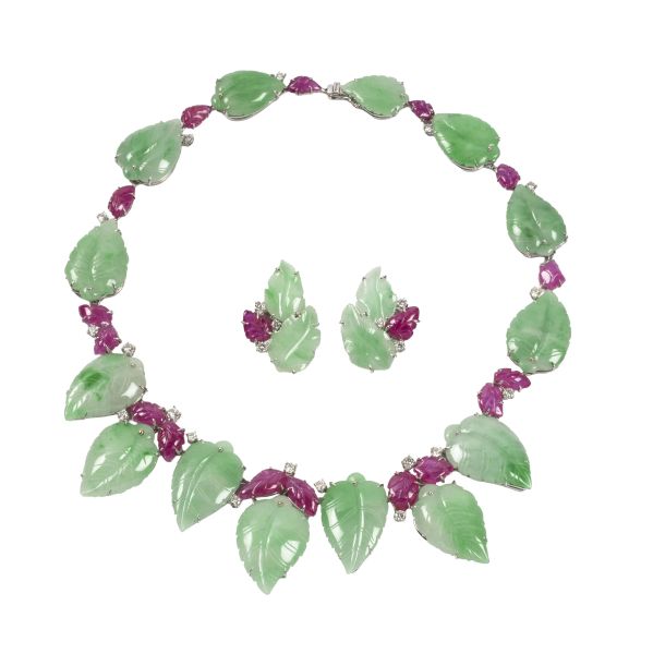 DEMI PARURE CON FOGLIE DI GIADA E RUBINI