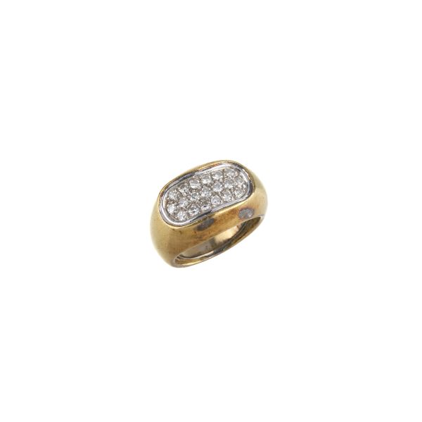 SMALL DIAMOND RING IN 18KT TWO TONE GOLD
