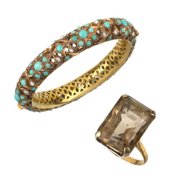 



TURQUOISE AND PEARL BANGLE BRACELET WITH A RING IN 9KT GOLD