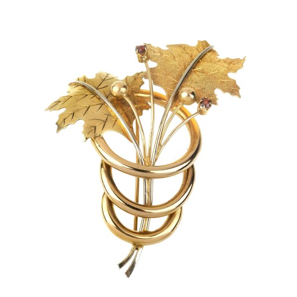 VINE SHOOT BROOCH IN 18KT THREE TONE GOLD