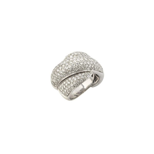 



ANELLO A FASCIA BOMBATA