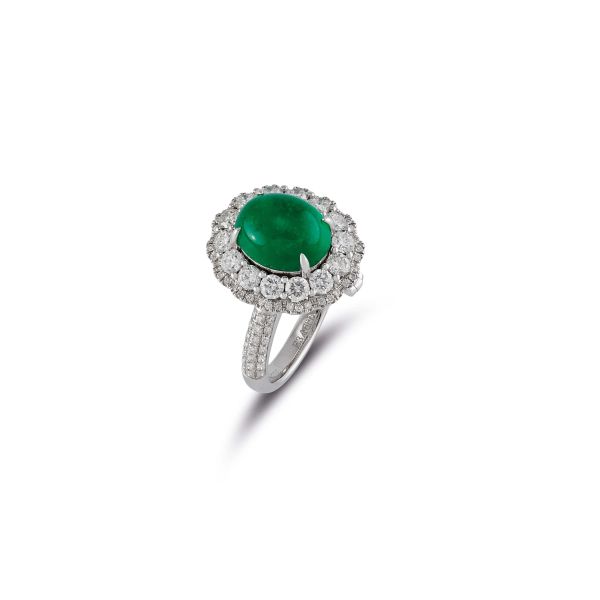 



CABOCHON EMERALD AND DIAMOND RING IN 18KT WHITE GOLD
