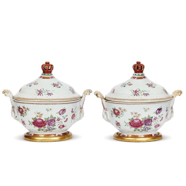 A PAIR OF SOUP TUREENS, CHINA, QING DYNASTY, 18TH CENTURY