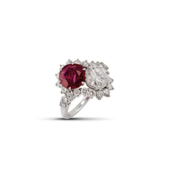 



RUBY AND DIAMOND CONTRARIE RING IN PLATINUM