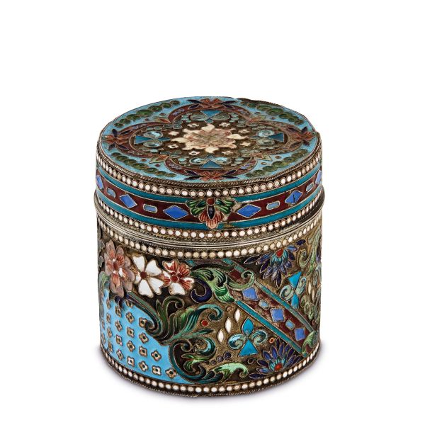 



A MOSCOW BOX, EARLY 20TH CENTURY