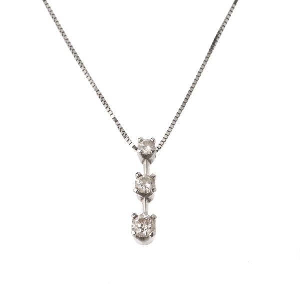 



COLLANA CON DIAMANTI