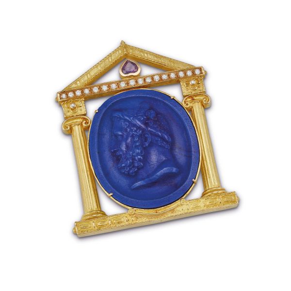 



TEMPLE-SHAPED BROOCH