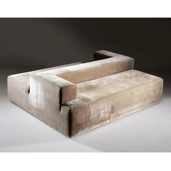 



SOFA, BEIGE FABRIC UPHOLSTERED 