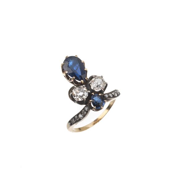 



SAPPHIRE AND DIAMOND RING IN SILVER AND GOLD