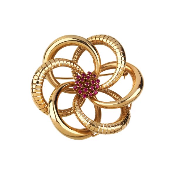 FLOWER-SHAPED BROOCH IN 18KT YELLOW GOLD