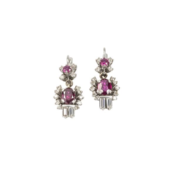 



PAIR OF RUBY AND DIAMONDS EARRINGS