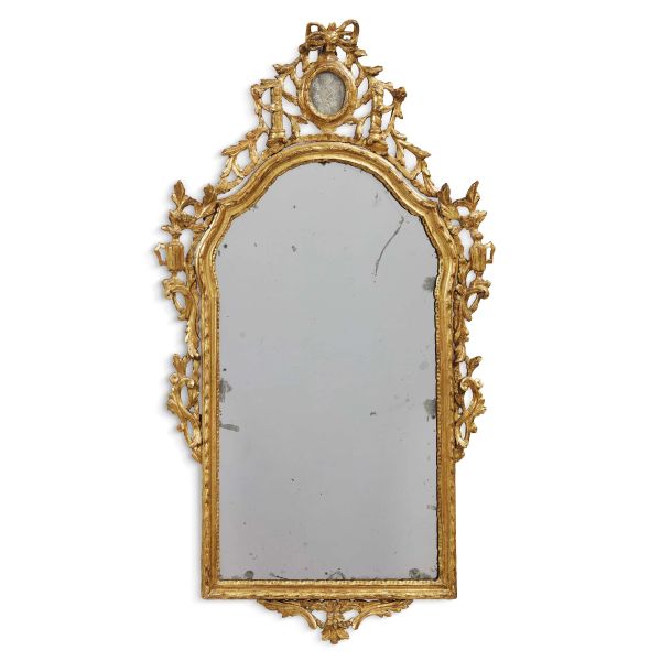 A VENETIAN MIRROR, 18TH CENTURY