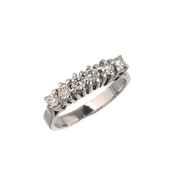 DIAMOND RIVIERE RING IN 18KT WHITE GOLD