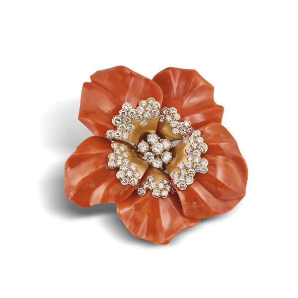 Cartier - CARTIER FLOWER-SHAPED CORAL AND DIAMOND BROOCH IN 18KT YELLOW GOLD