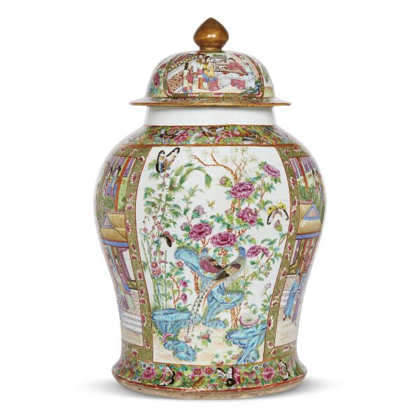 



A LIDDED VASE, CHINA, QING DYNASTY, 19TH CENTURY