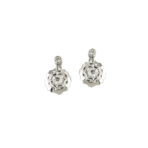 



DIAMOND EARRINGS IN 18KT WHITE GOLD 