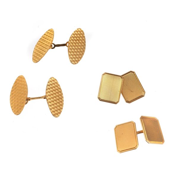 TWO CUFFLINKS IN 18KT YELLOW GOLD