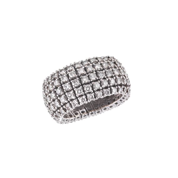 DIAMOND SOFT BAND RING IN 18KT WHITE GOLD