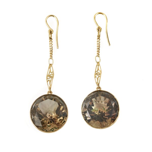 



LONG FUME QUARTZ DROP EARRINGS IN 18KT YELLOW GOLD