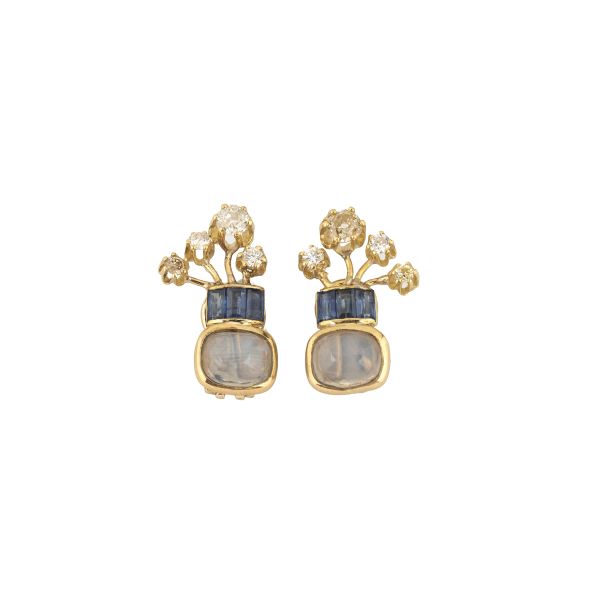 DIAMOND, SAPPHIRE AND CHALCEDONY CLIP EARRINGS IN 18KT YELLOW GOLD