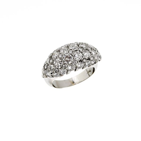 DIAMOND RING IN 18KT WHITE GOLD