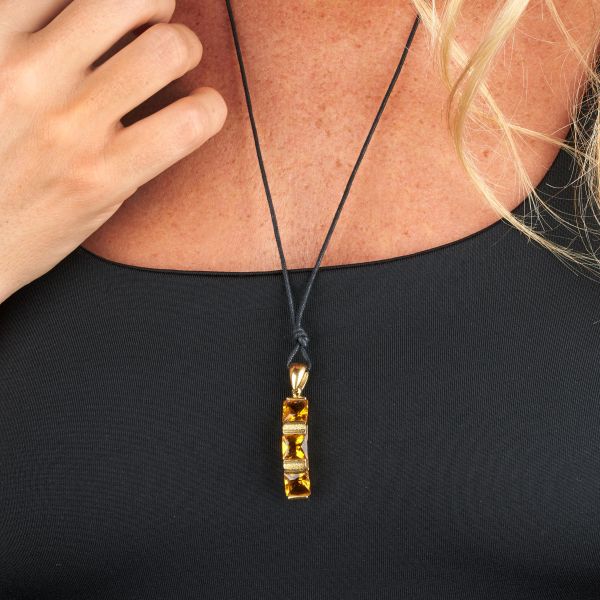 PENDENTE CON PIETRE SEMIPREZIOSE