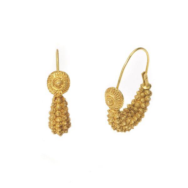 ARCHAEOLOGICAL STYLE EARRINGS IN 18KT YELLOW GOLD
