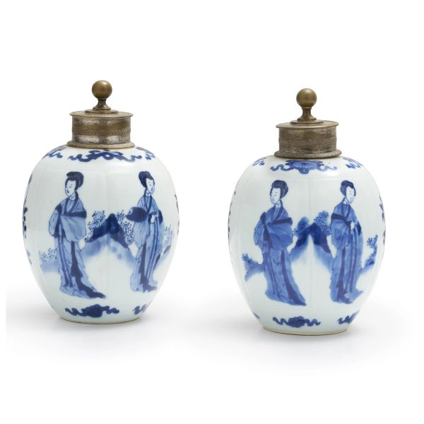 



A PAIR OF BLUE AND WHITE PORCELAIN JARS, CHINA, KANGXI PERIOD, 18TH CENTURY