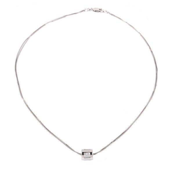 



NECKLACE WITH A PENDANT IN 18KT WHITE GOLD