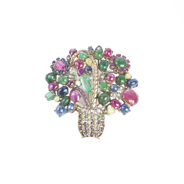 



FLORAL BROOCH WITH PRECIOUS STONES