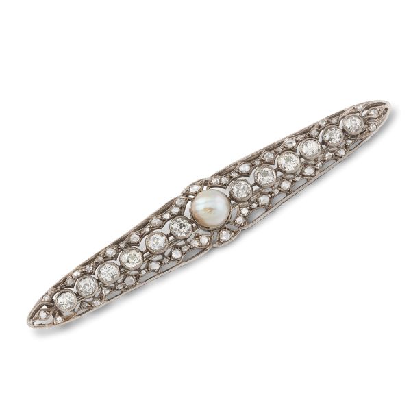 



PEARL AND DIAMOND BARRETTE BROOCH IN 18KT WHITE GOLD