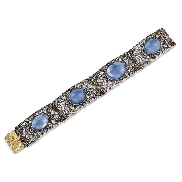 



BUCCELLATI BRACCIALE A FASCIA CON ZAFFIRI CEYLON E DIAMANTI 