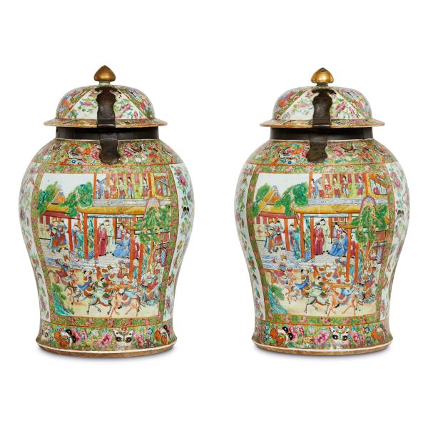 COPPIA DI VASI CON COPERCHIO CANTON, CINA, SECOLO XIX
