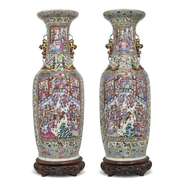 A PAIR OF CANTON VASES, CHINA, QING DYNASTY, 19TH CENTURY