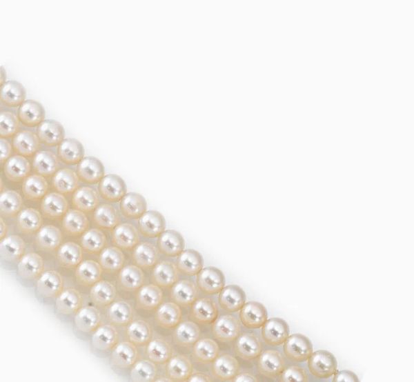  Bracciale in perle                                                          