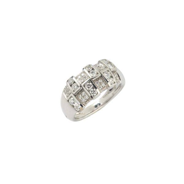 



DIAMOND BAND RING IN 18KT WHITE GOLD