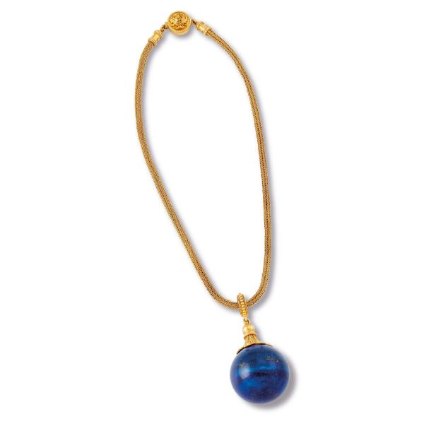 



ROPE CHAIN NECKLACE WITH LAPIS LAZULI PENDANT IN 18KT YELLOW GOLD