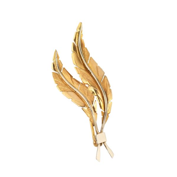 LEAF-SHAPED BROOCH IN 18KT TWO TONE GOLD